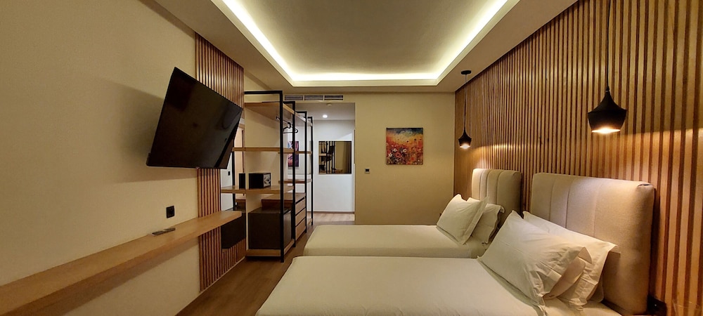 Standard Twin Room - Photo 16