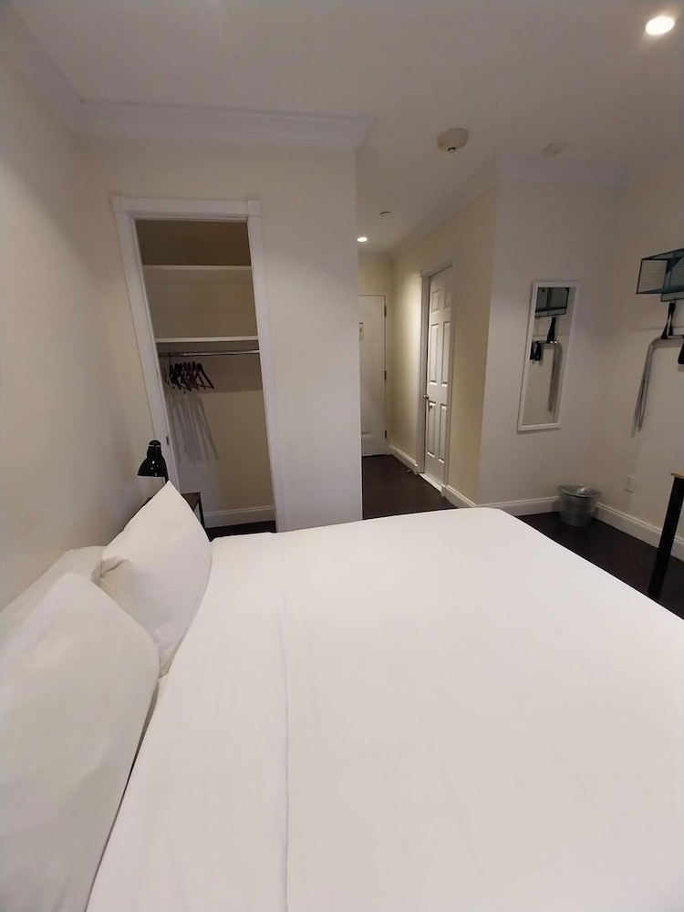 Superior Double Room, 1 Queen Bed, Kitchenette photo 2