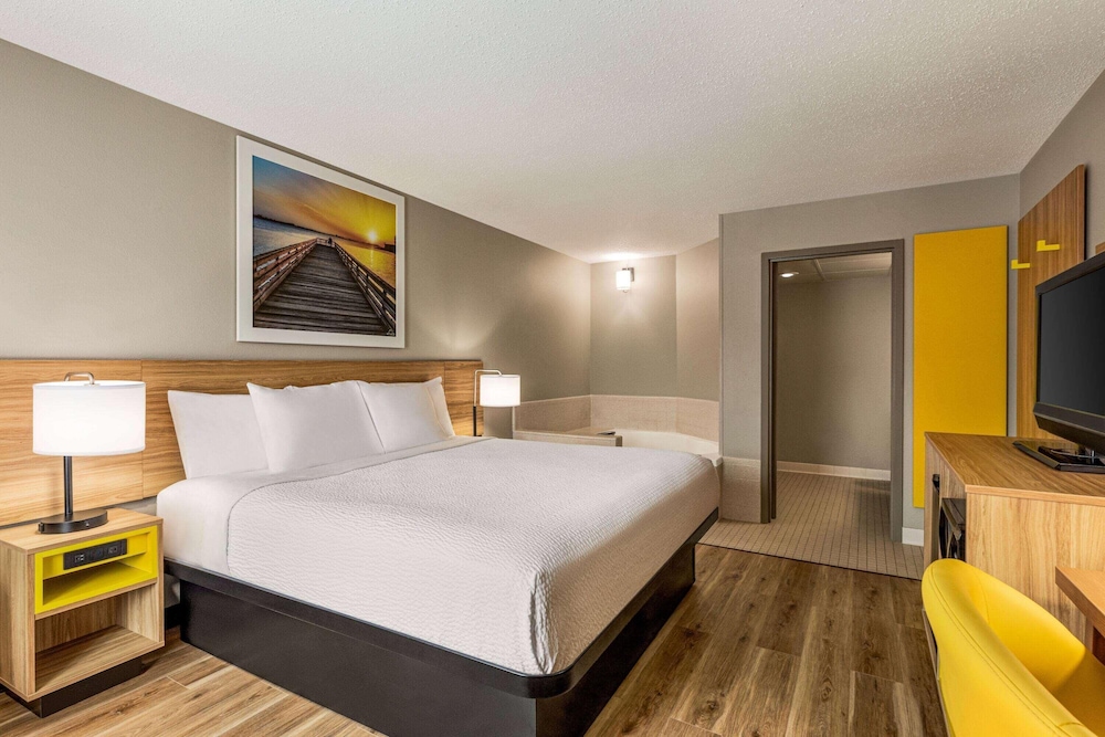 King Room  with Jetted tub photo 1