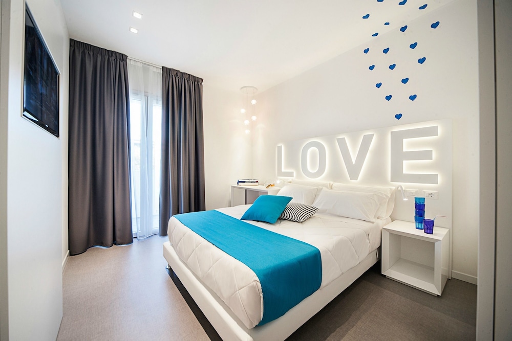 Double Room, 1 Queen Bed photo 3