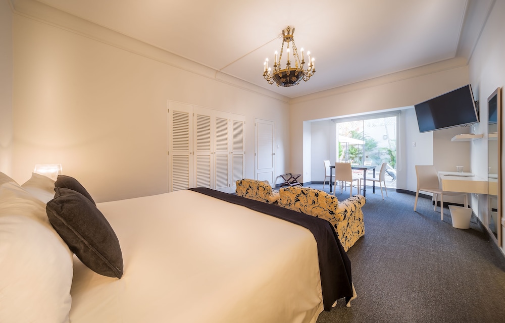 Senior Suite