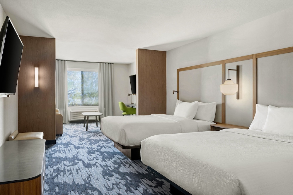 Suite, Multiple Beds, City View (Mobility/Hearing Accessible, Tub)