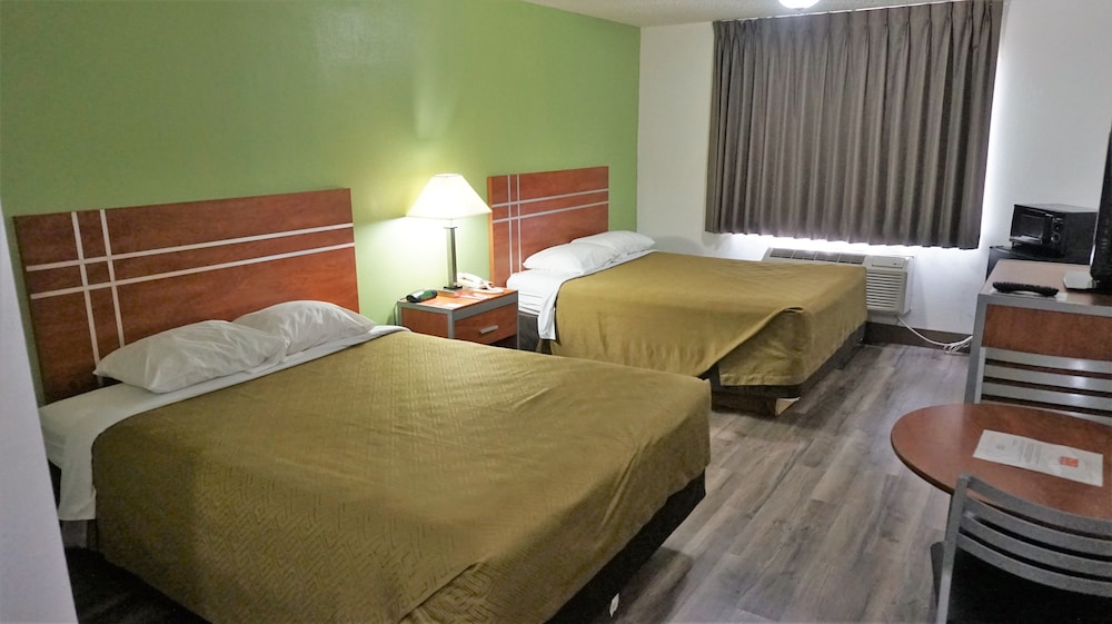 Standard Room, 2 Queen Beds, Non Smoking - Photo 2