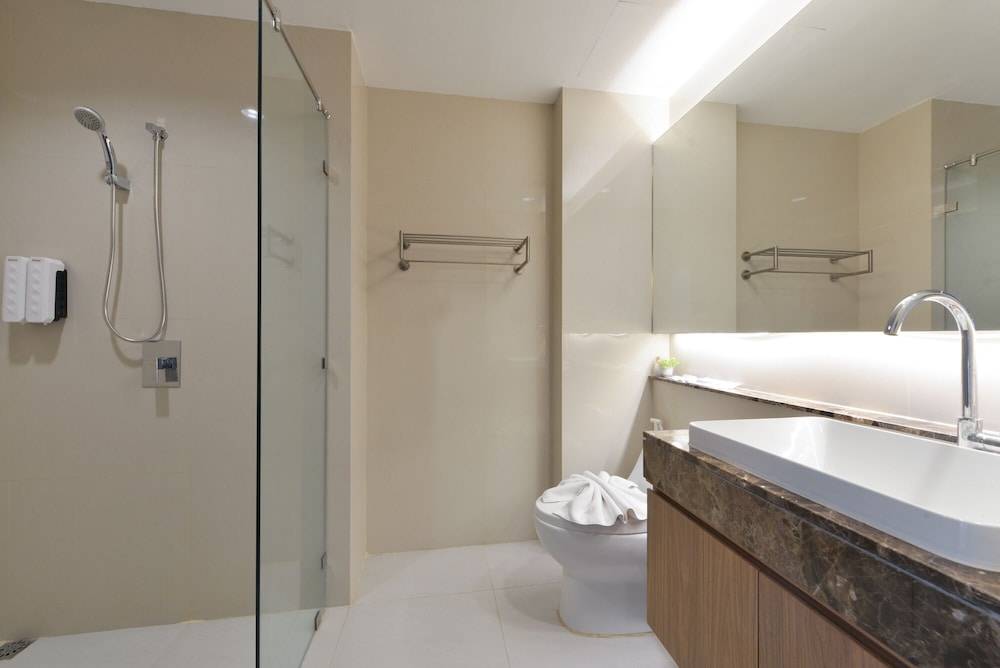 Executive Room - Photo 3