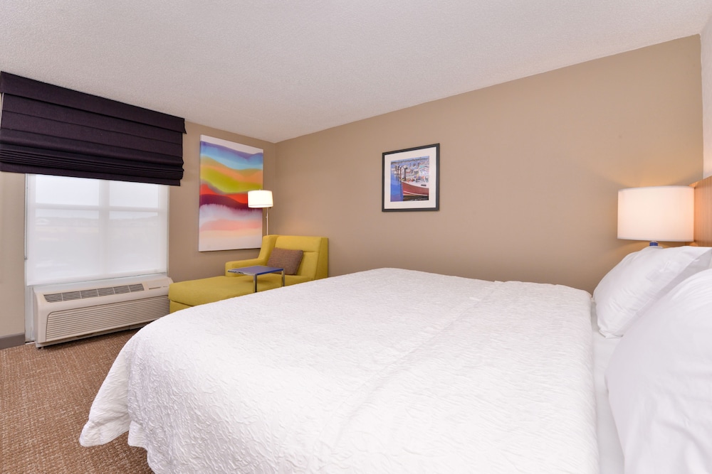 Room, 1 King Bed, Accessible, Non Smoking - Photo 3