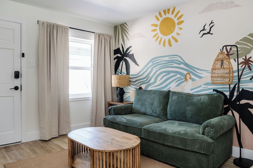 Family Apartment, 1 King Bed with Sofa bed, Kitchen, Courtyard View