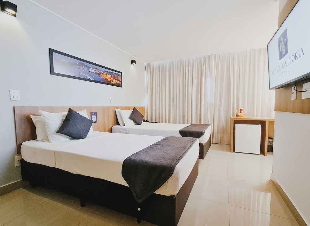 Deluxe Triple Room thumbnail 6