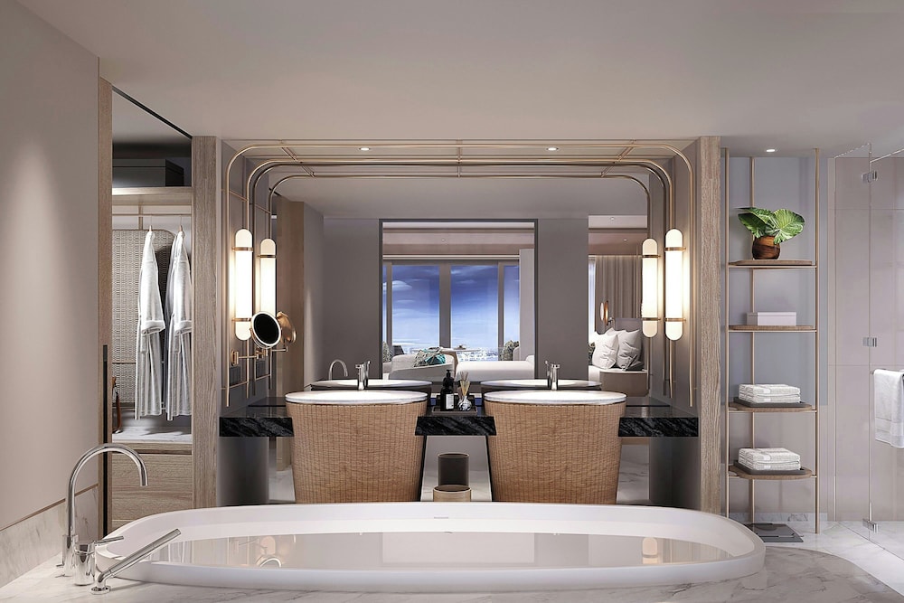 Suite, 1 King Bed, Balcony (Sea View) photo 2