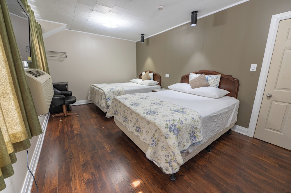 Standard Room, 2 Queen Beds photo 1