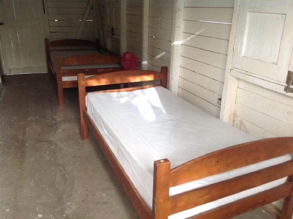 Family Cottage, 3 Bedrooms, Shared Bathroom, Sea Facing photo 1