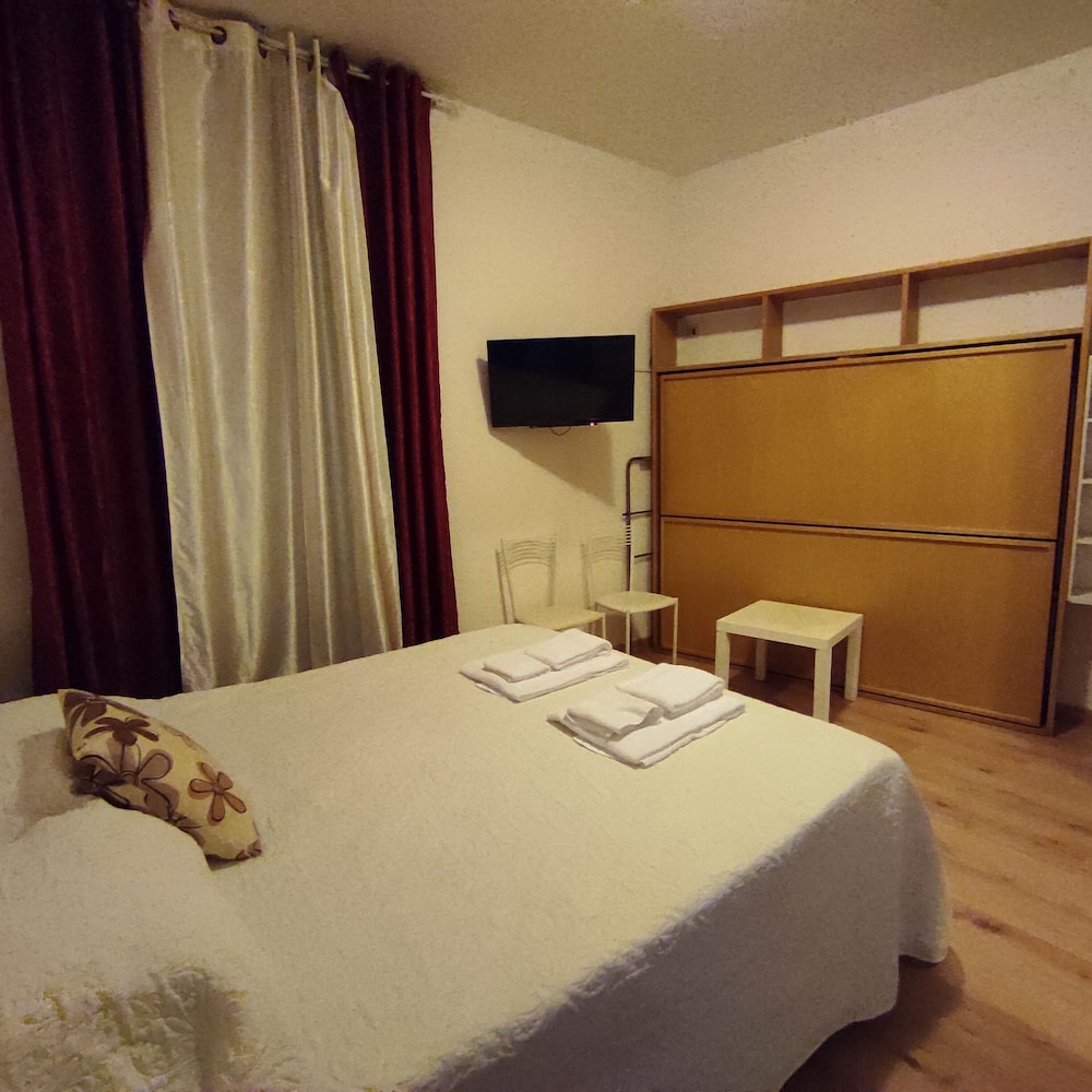 Basic Triple Room, 1 Bedroom - Photo 2