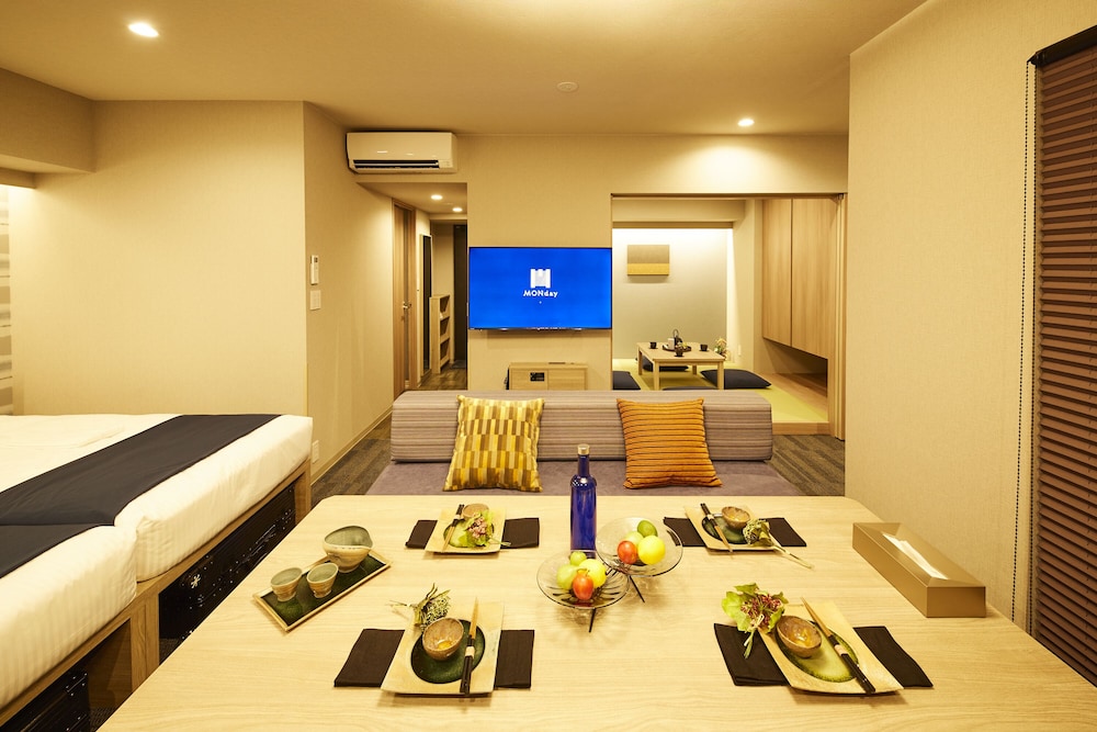 Grand Japanese Room thumbnail 6