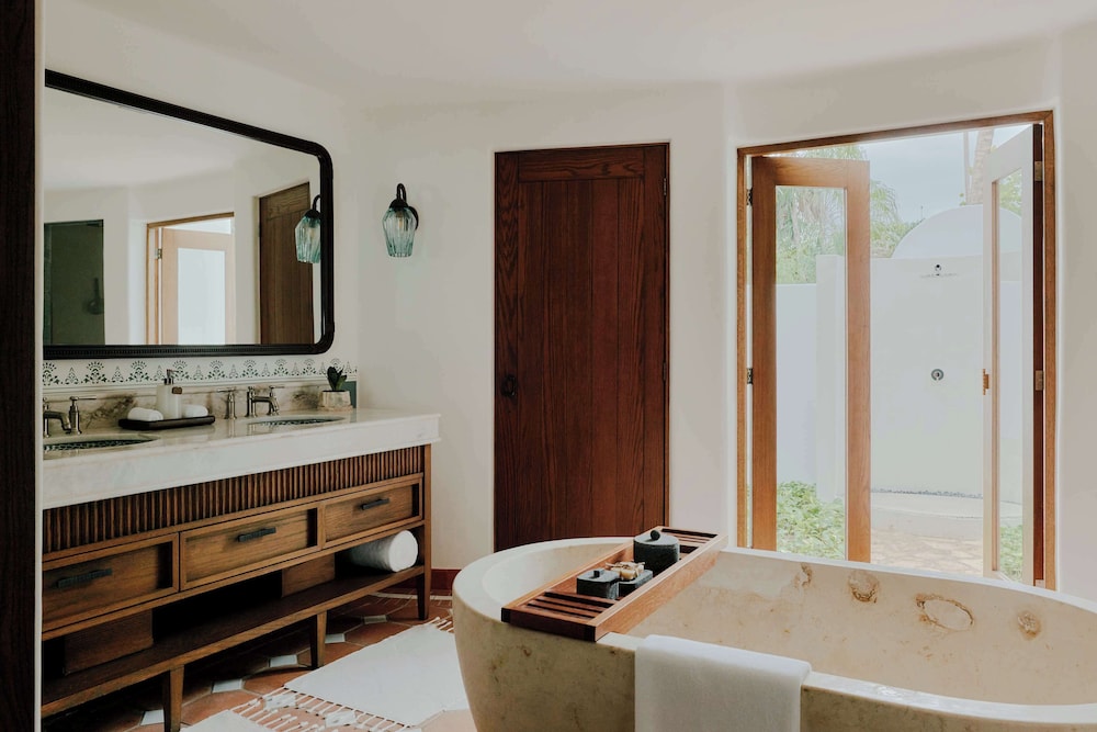 Suite, 1 Bedroom, Oceanfront (Plunge Pool) - Photo 5