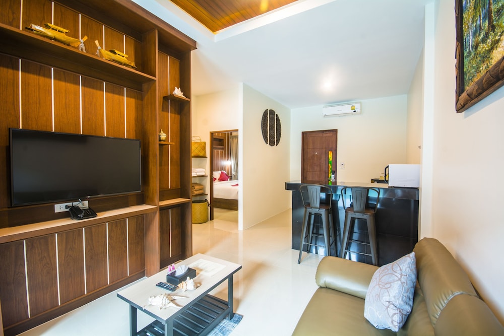 Villa, 2 Bedrooms, Pool View photo 2