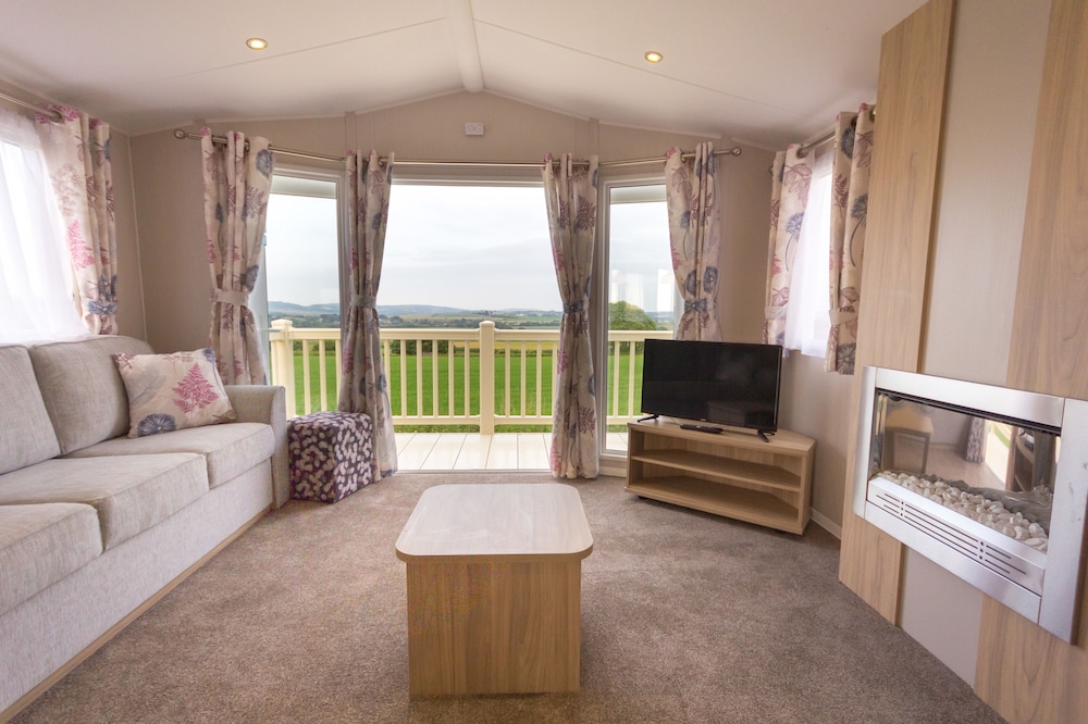4 Berth Luxury Caravan Pet Free A