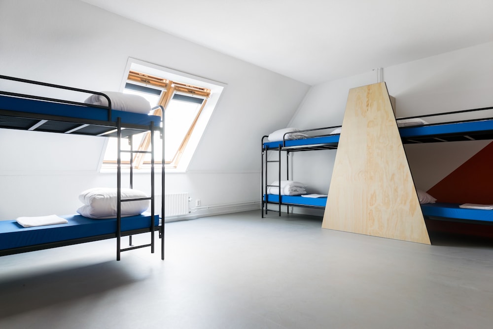 Standard Room, Multiple Beds photo 2