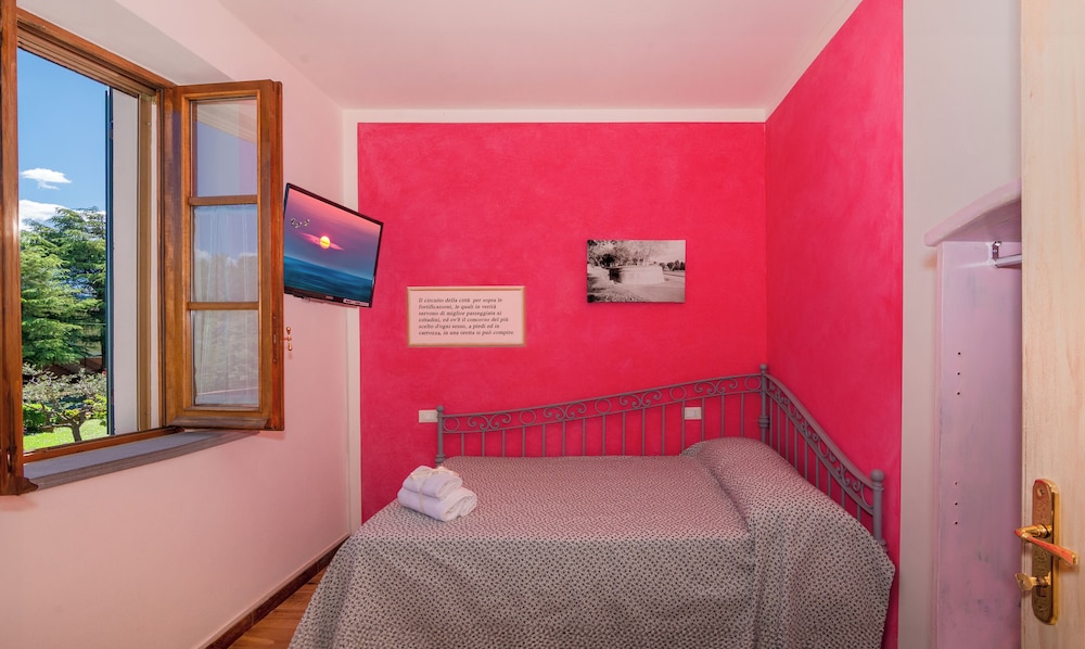 Basic Single Room photo 2