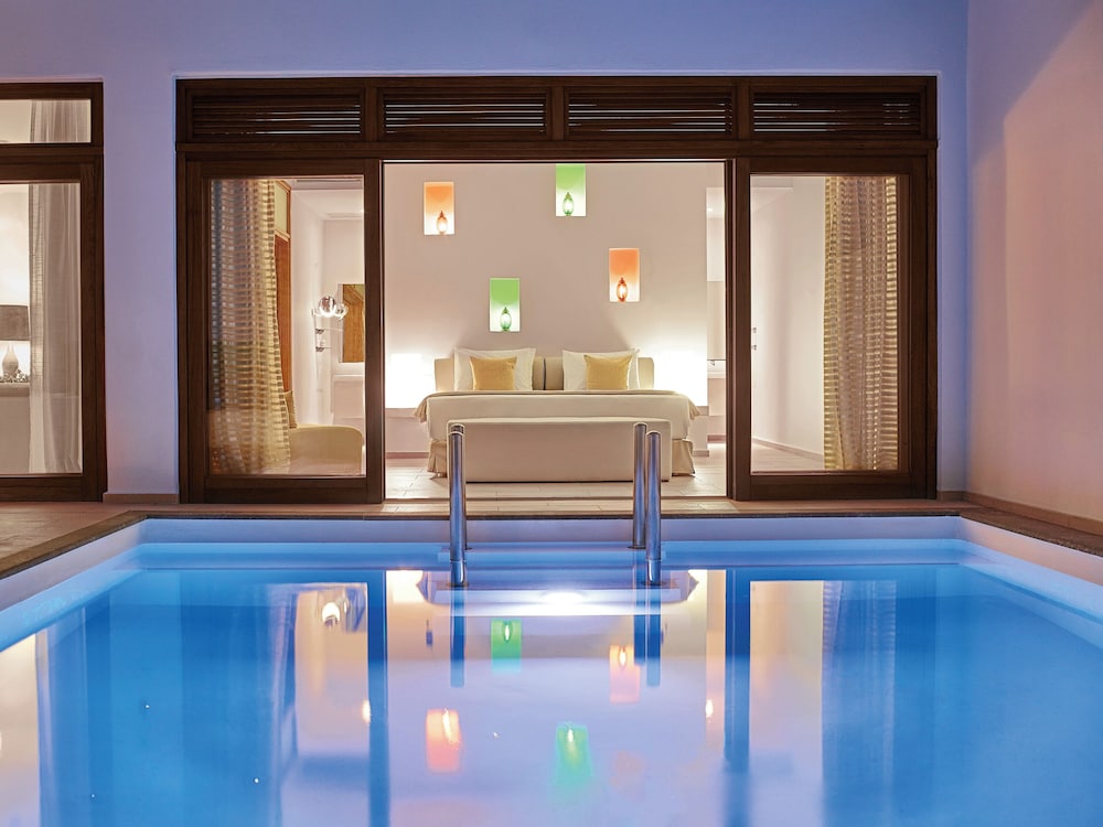 Junior villa waterfront with private pool (one bedroom)