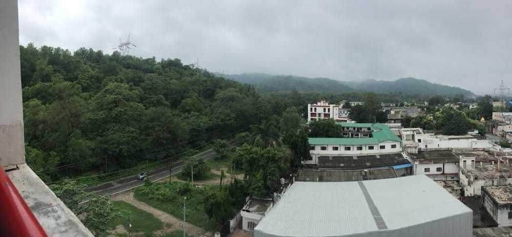 Premium Room (WITH MOUNTAIN VIEW) photo 3