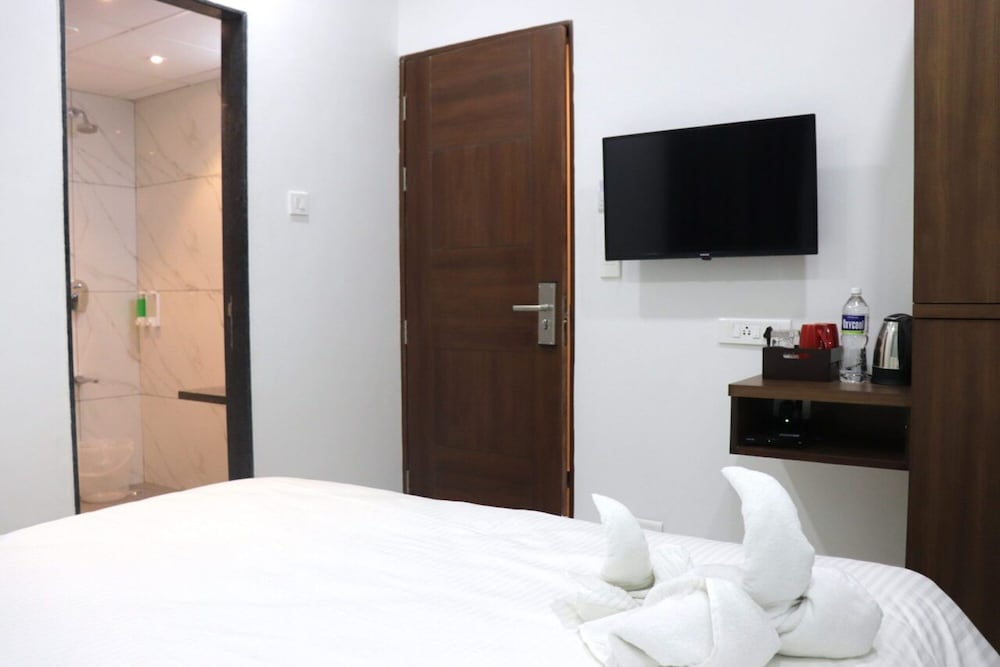 Standard Double Room - Photo 8