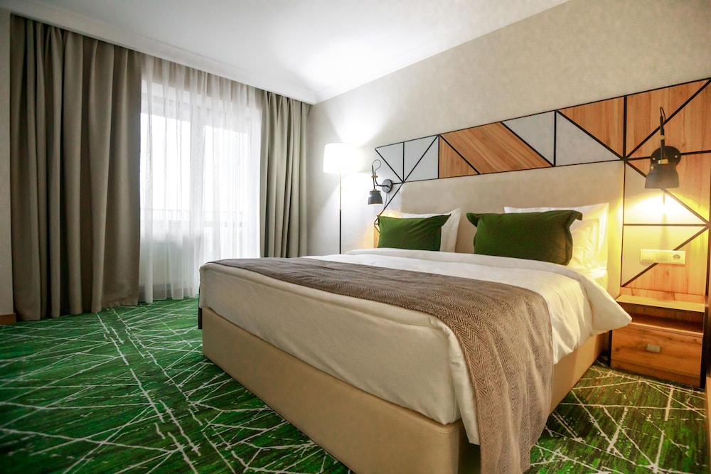 Suite, 1 King Bed, Non Smoking (Wellness) photo 1