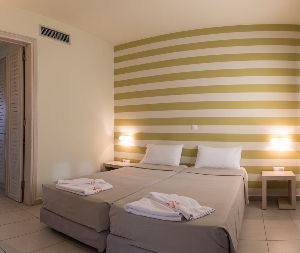 Superior Quadruple Room photo 2