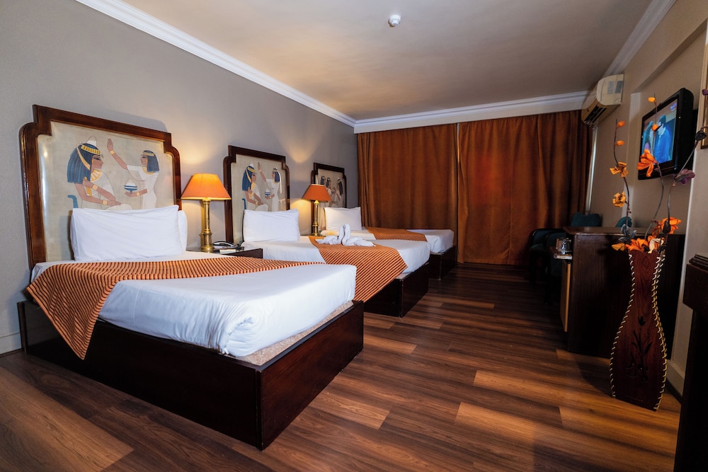 Standard Double Or Twin Room - Photo 12