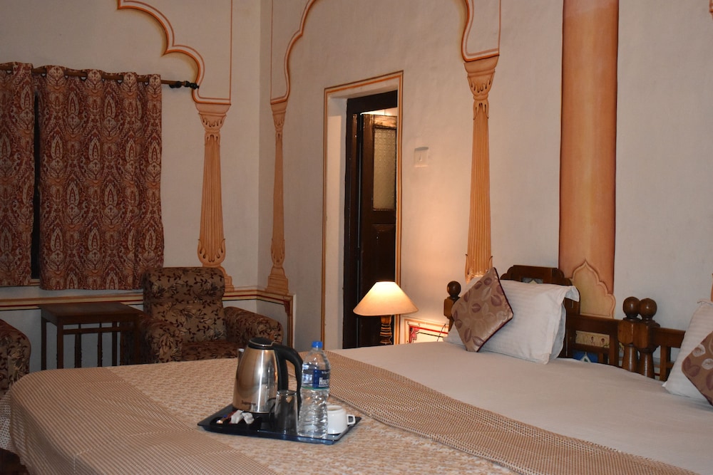Deluxe Room, Lake View