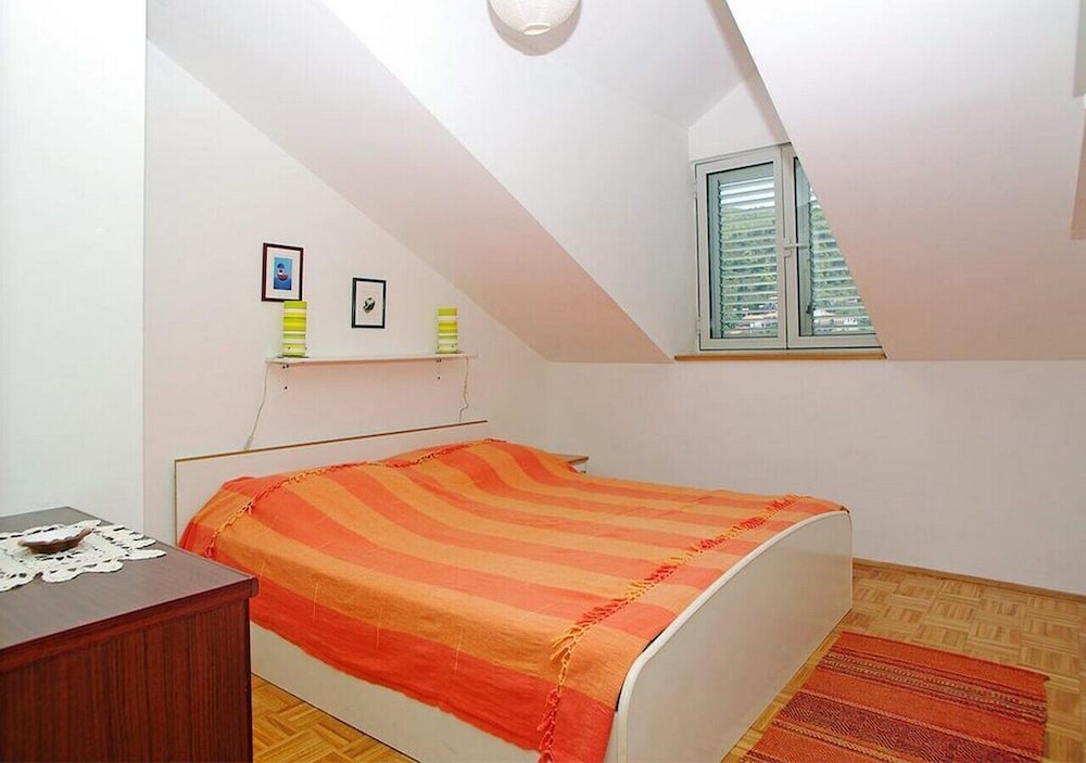 Apartment (Two Bedroom Apartment With Terrace An)