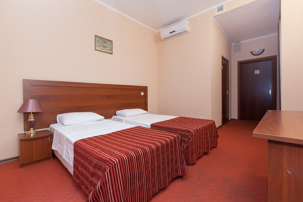 Economy Double or Twin Room photo 3