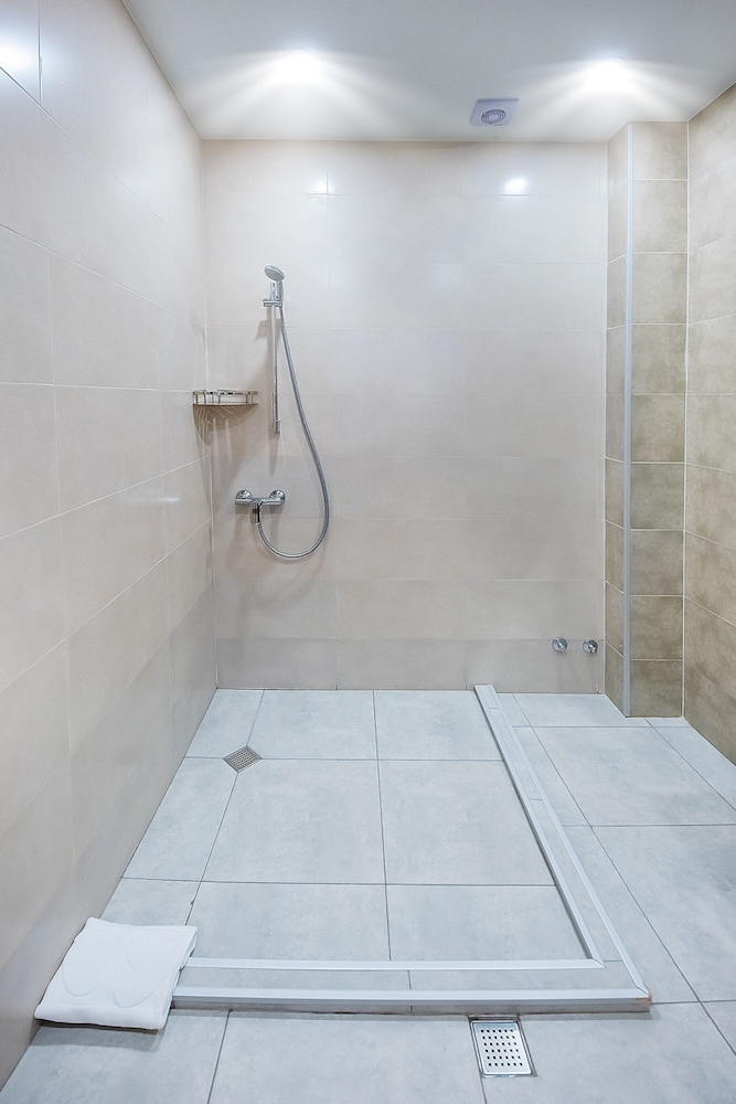 Deluxe Triple Room photo 3