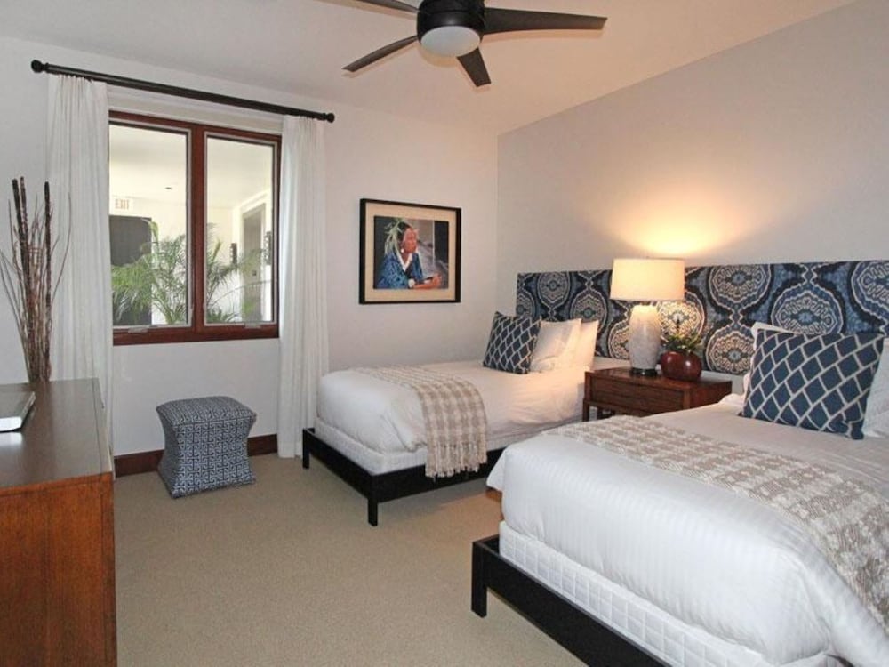 Condo, 2 Bedrooms, Ocean View (502) photo 2