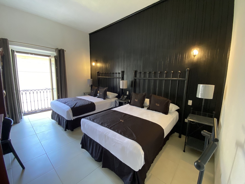 Superior Double Room, 2 Double Beds, City View (Vista Frontal) photo 3