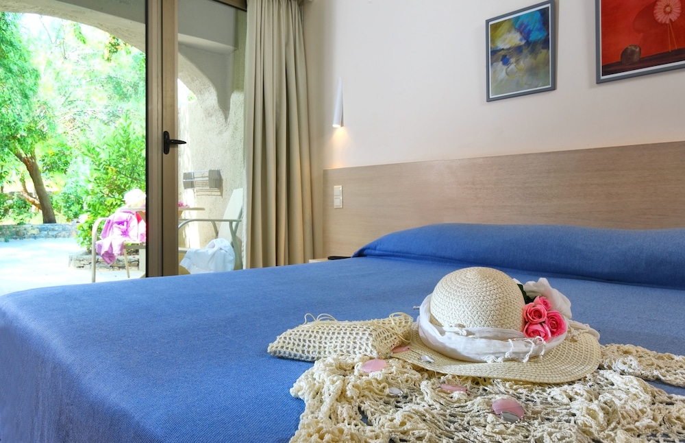 Double or Twin Room with Garden View photo 1