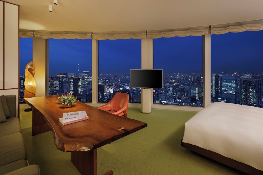 Deluxe Room, 1 King Bed (Tower View)