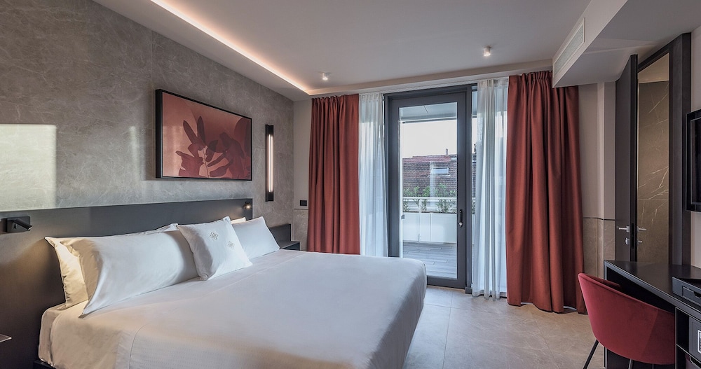 Deluxe Double Room, 1 Queen Bed, Terrace, Tower photo 2
