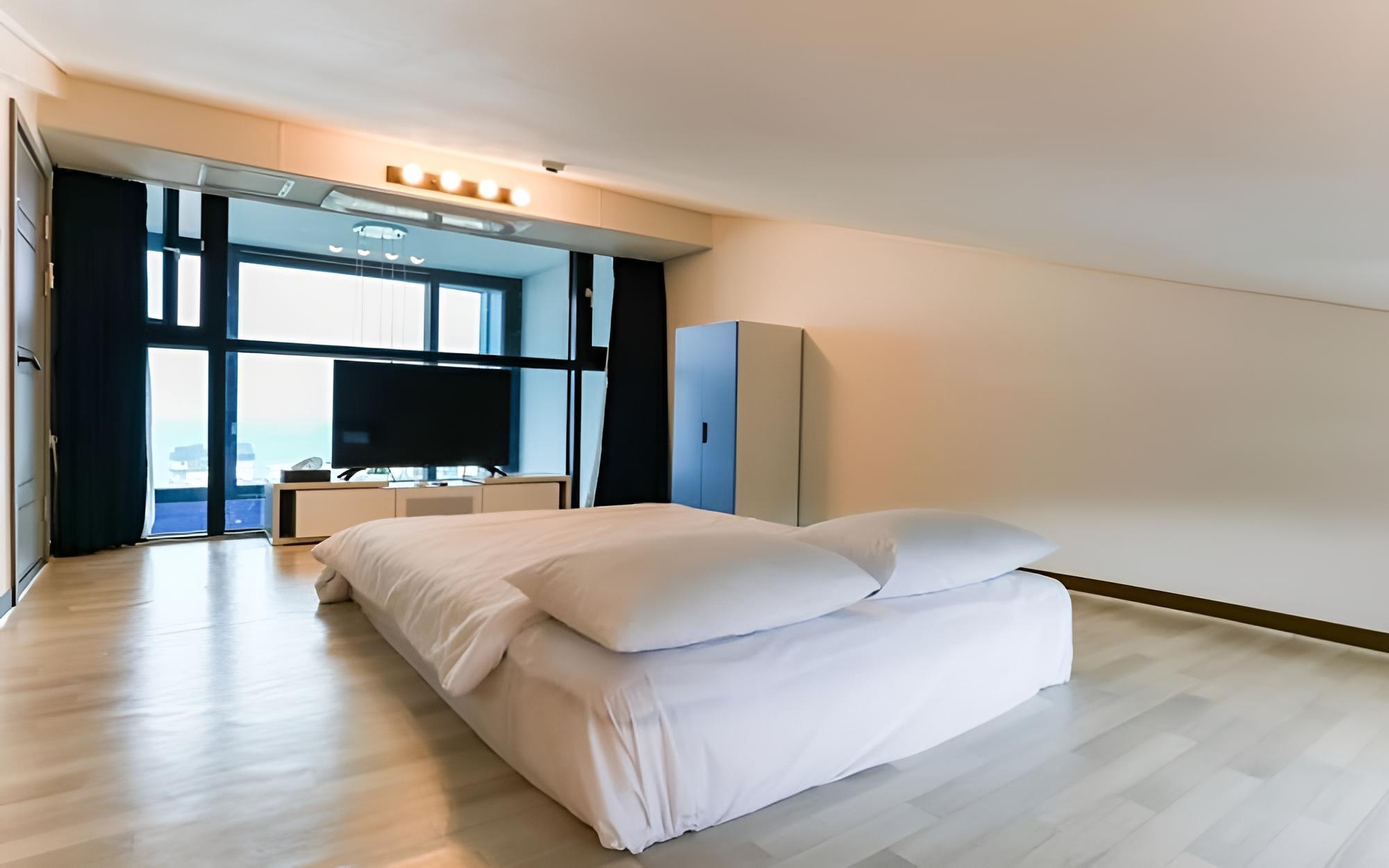 Room (Blue Room) photo 2