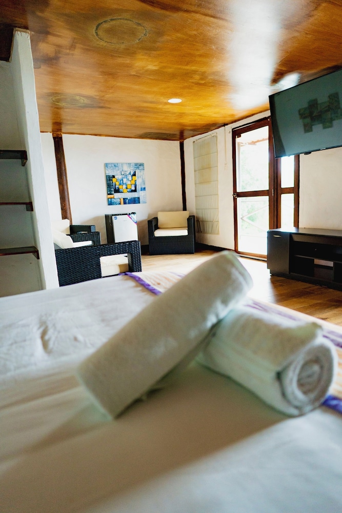 Family Suite, Pool View photo 2