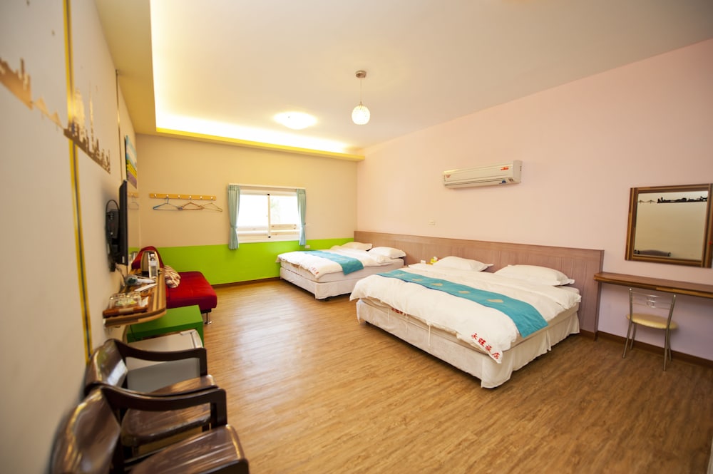Family Quadruple Room photo 1