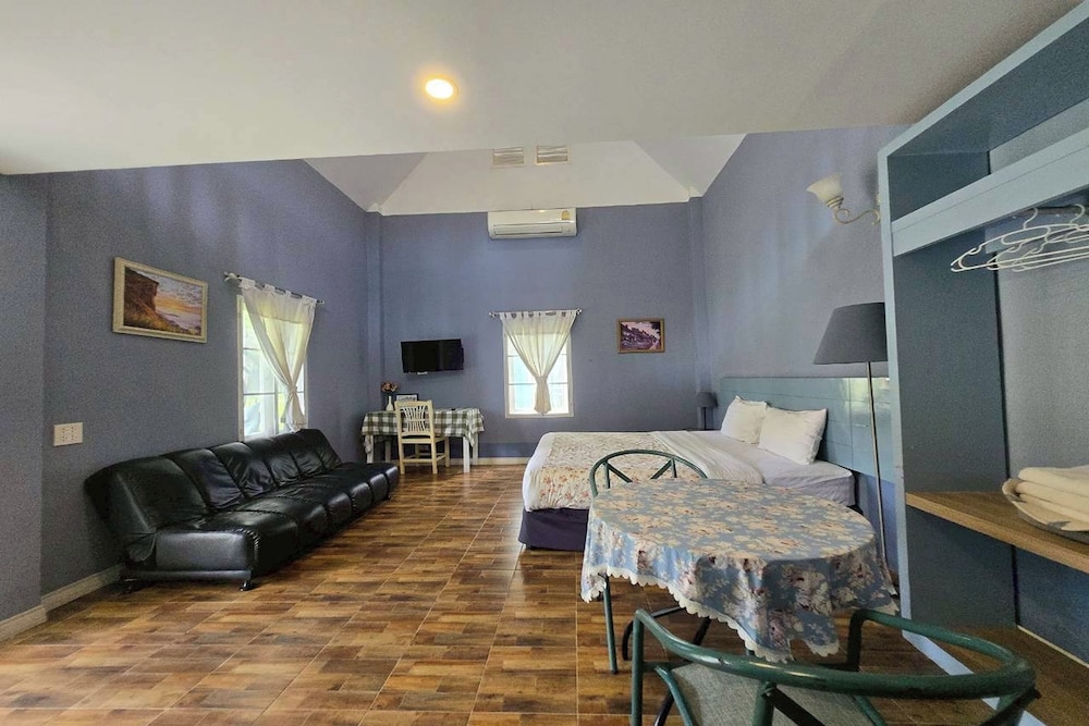 Family Room photo 2