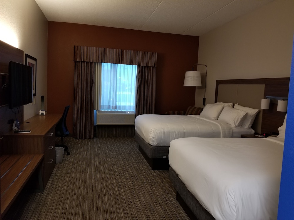 Standard Room, 2 Queen Beds - Photo 3
