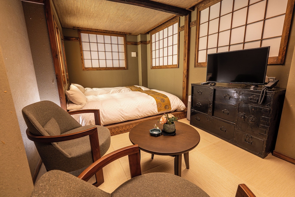GIWON(2 beds, with bath, non-smoking)