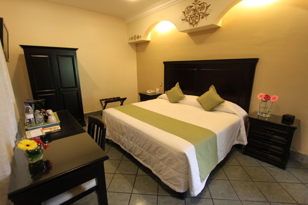 Junior Room, 1 King Bed - Photo 1