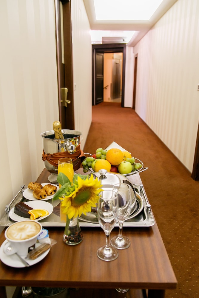 Executive Double Room - Photo 9