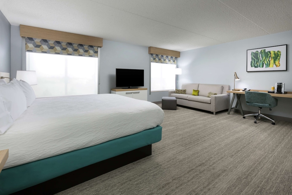 Deluxe Room, 1 King Bed (Oversized Bathroom) - Photo 2