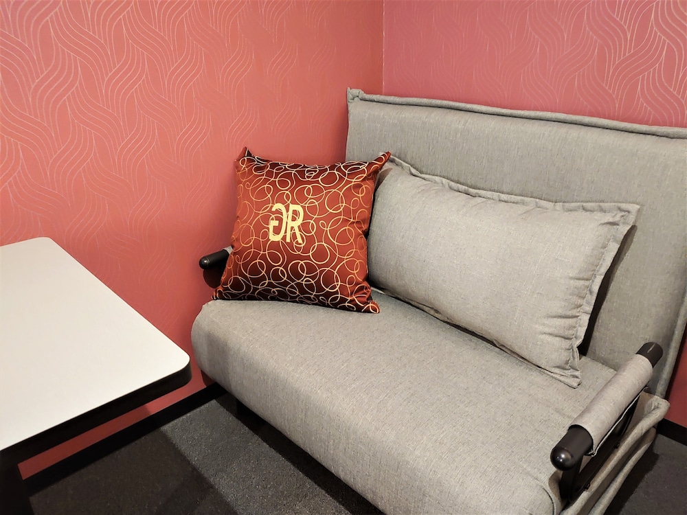 Premium Single Room, 1 Double Bed, Non Smoking (with Sofa) - Photo 3