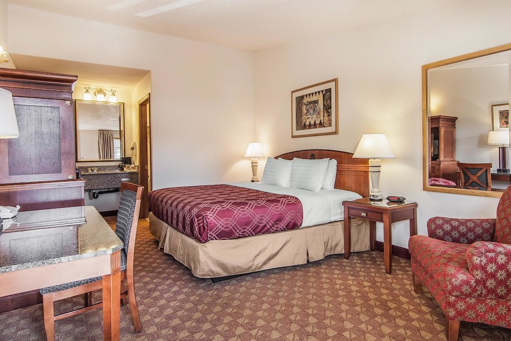 Standard Room, 2 Queen Beds - Photo 5
