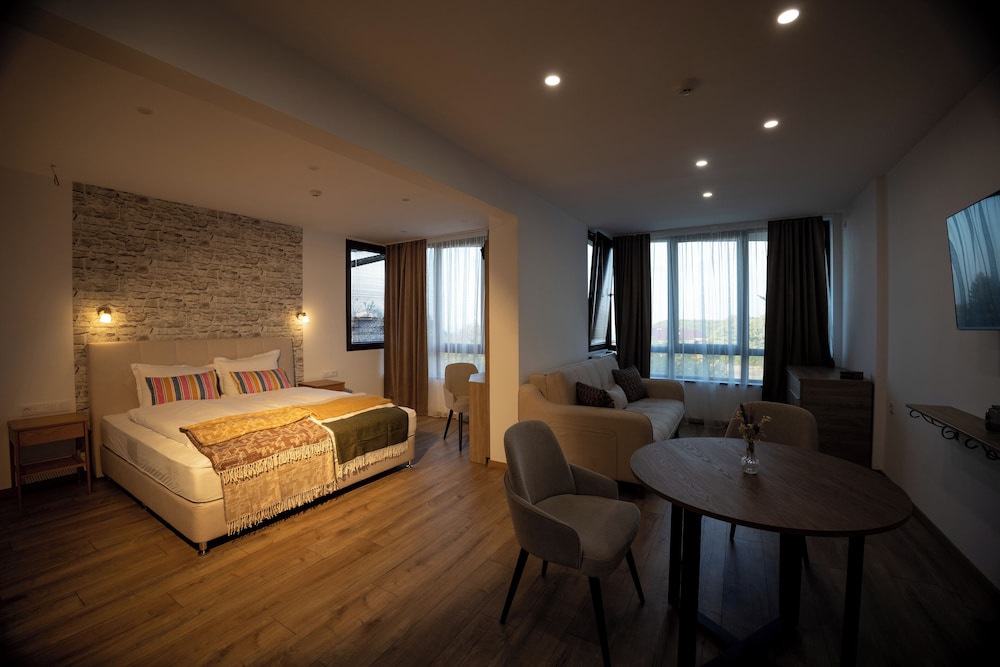 Classic Double Room, Garden View
