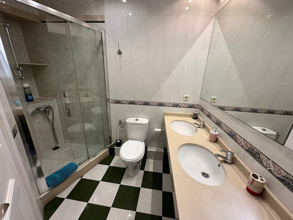 Quadruple Room, Shared Bathroom photo 3
