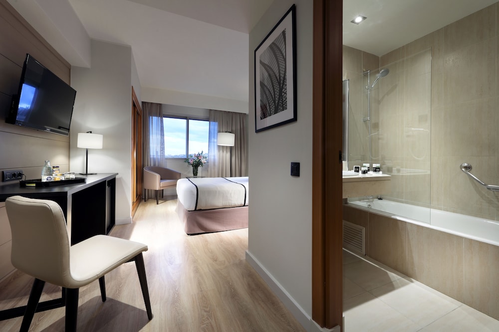 Economy Double Room, Courtyard View (Parking included) photo 3